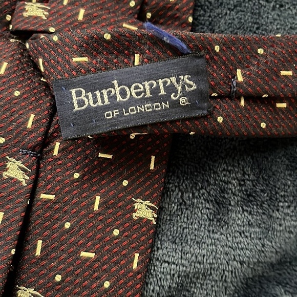 VTG Burberrys of London burgundy and blue 100% silk tie 60” total length - Picture 3 of 4